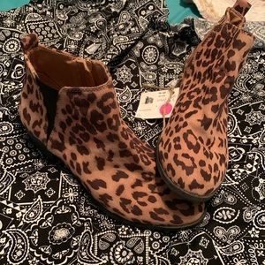 Women’s ankle boots size 7 1/2